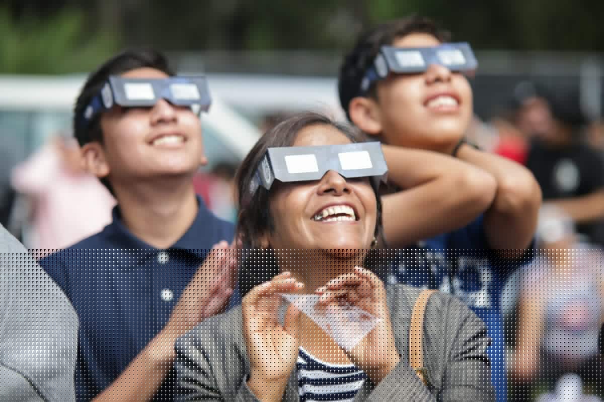 Partielle und totale Sonnenfinsternis am 12. August – Himmelsspektakel zieht Millionen in seinen Bann