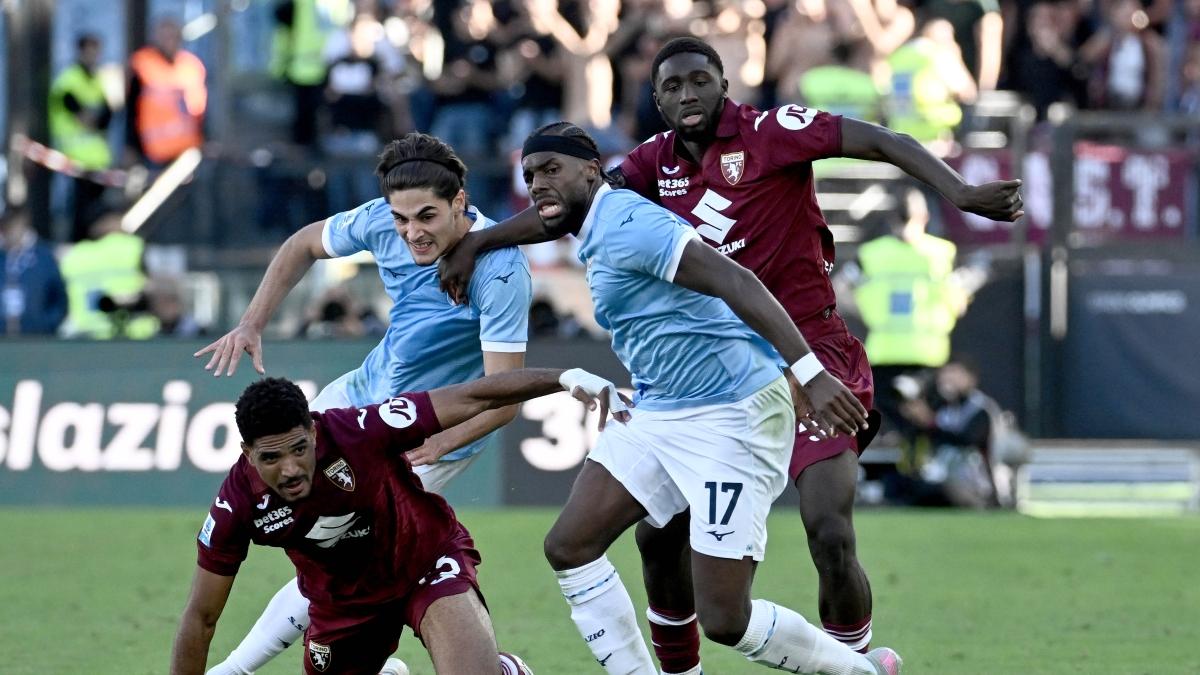 Cuore Torino, poi la beffa: Cataldi segna al 103' dopo Var e rissa, la Lazio acciuffa il 3-3