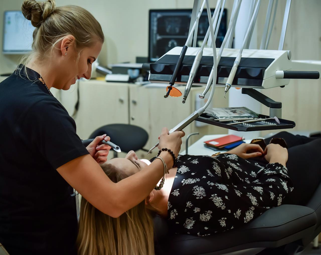 Why Dental Entrepreneurs Are Investing in Advanced Implant Technology