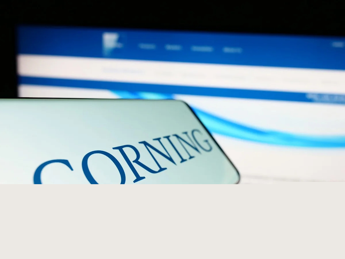 Investors Trade Corning Inc Long-Dated Call Options in Unusually Heavy Volume - Bullish on GLW