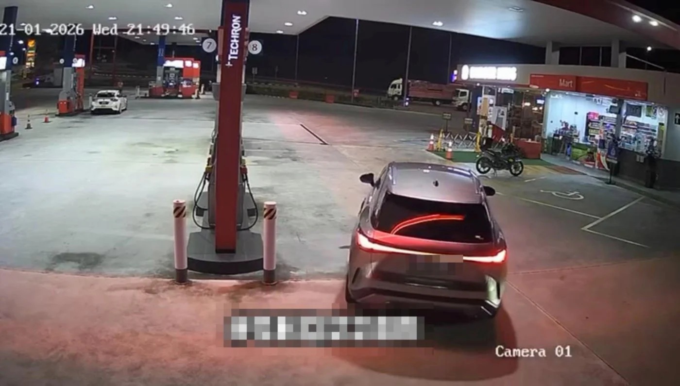 Miscommunication blamed in SG-registered Lexus not paying S$45 bill at JB fuel station