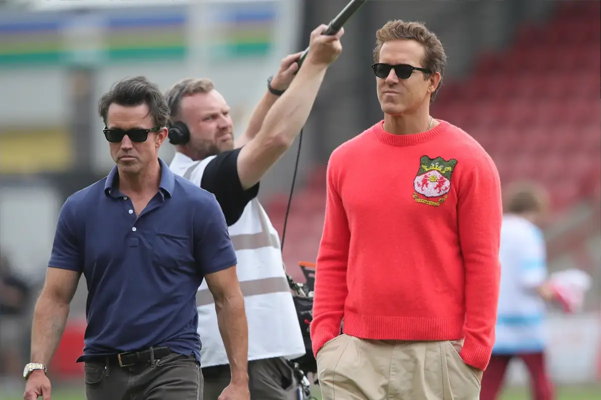 Wrexham make first winter bid for sought-after League One talisman