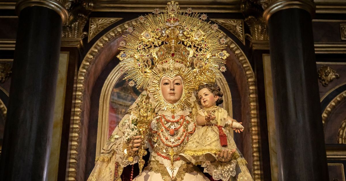 Roban las joyas de la patrona de Alcaudete, la Virgen de la Fuensanta Coronada
