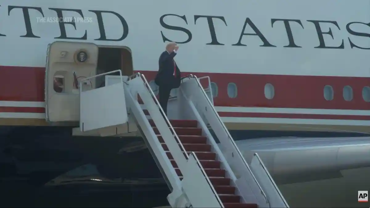 Aksi Tipuan Trump Ganti Pesawat saat di Turki Tuai Sorotan, Pertahanan Air Force One Dipertanyakan