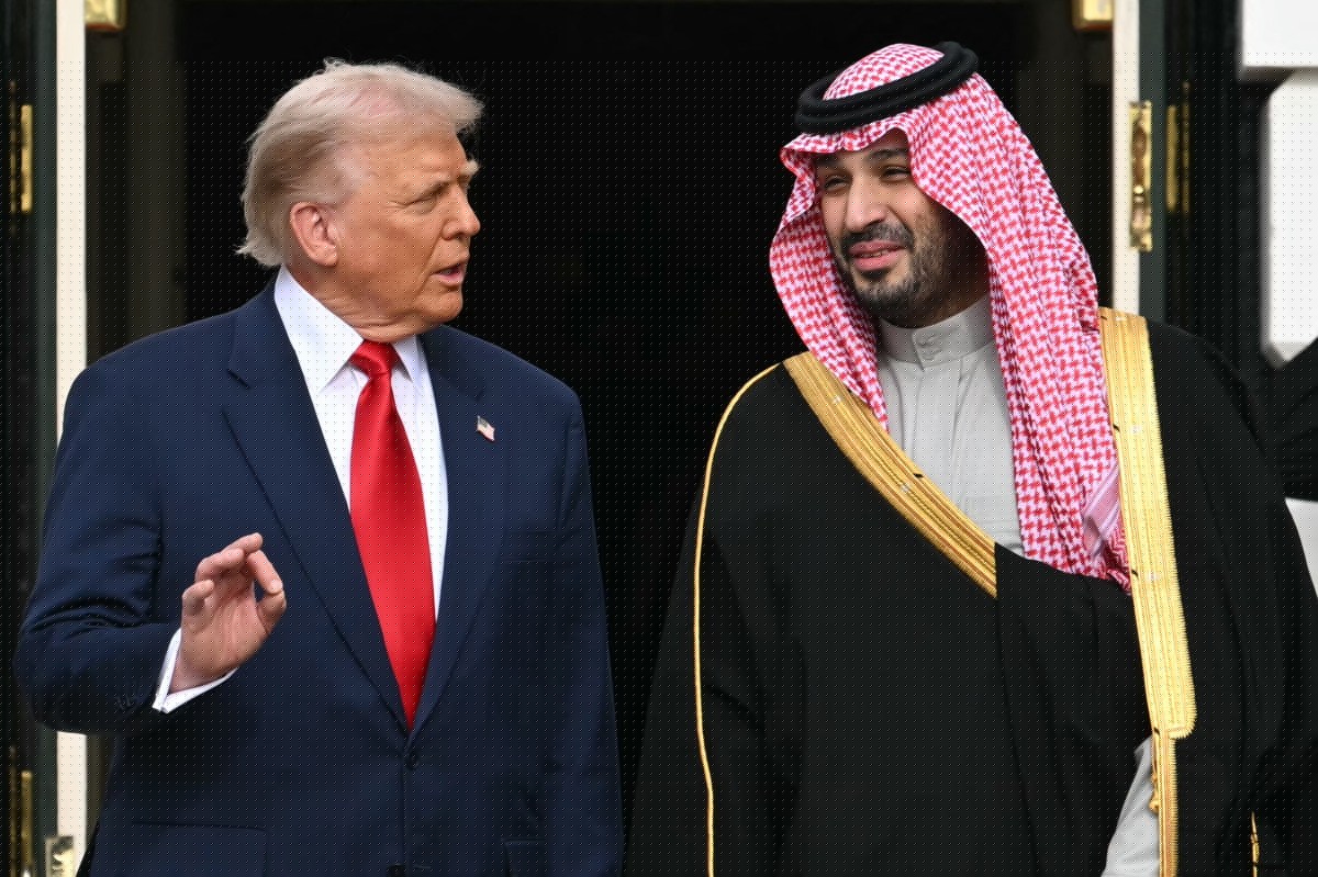 Trump Calls Off Iran Strikes, Demands Strait of Hormuz Reopened