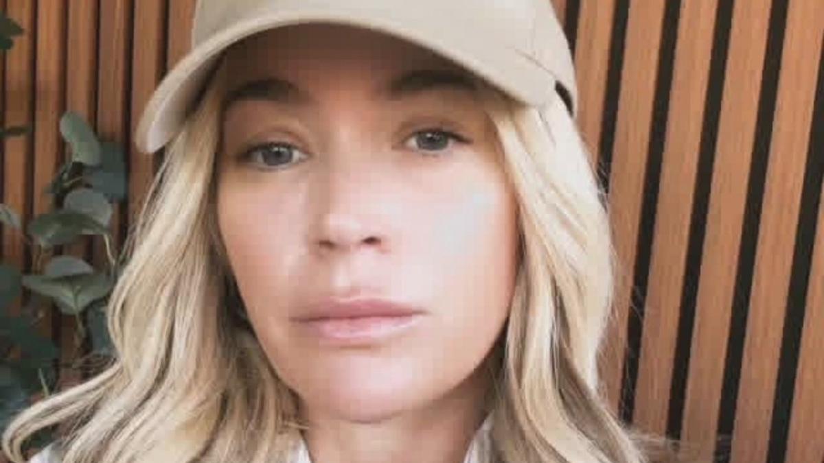 Teddi Mellencamp reveals wig options as hair grows back following treatment for stage 4 cancer