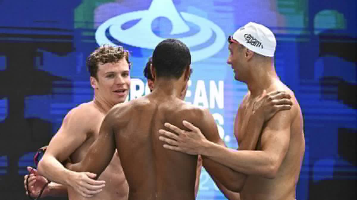 VIDÉO. Après une course d'anthologie et un Léon Marchand déchaîné, les Bleus remportent la médaille d'argent sur 4 x 200 m nage libre aux Championnats d'Europe
