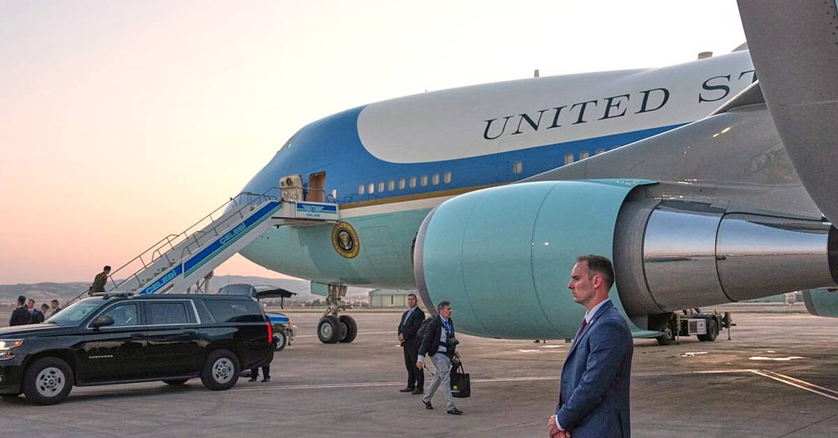Donald Trump 'hid in catering truck to board secret flight out of Turkey'