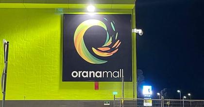 Teen arrested after alleged stabbing at busy shopping centre