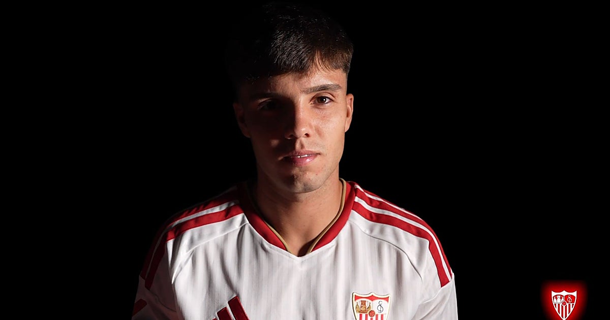 Oficial: Julio Díaz, quinto fichaje del Sevilla FC, firma hasta 2031