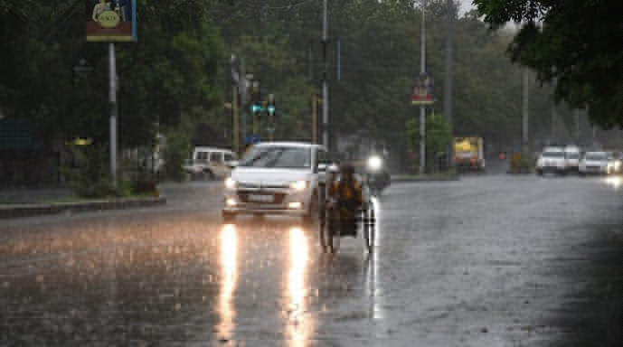IMD warns of heavy rainfall across Odisha Friday