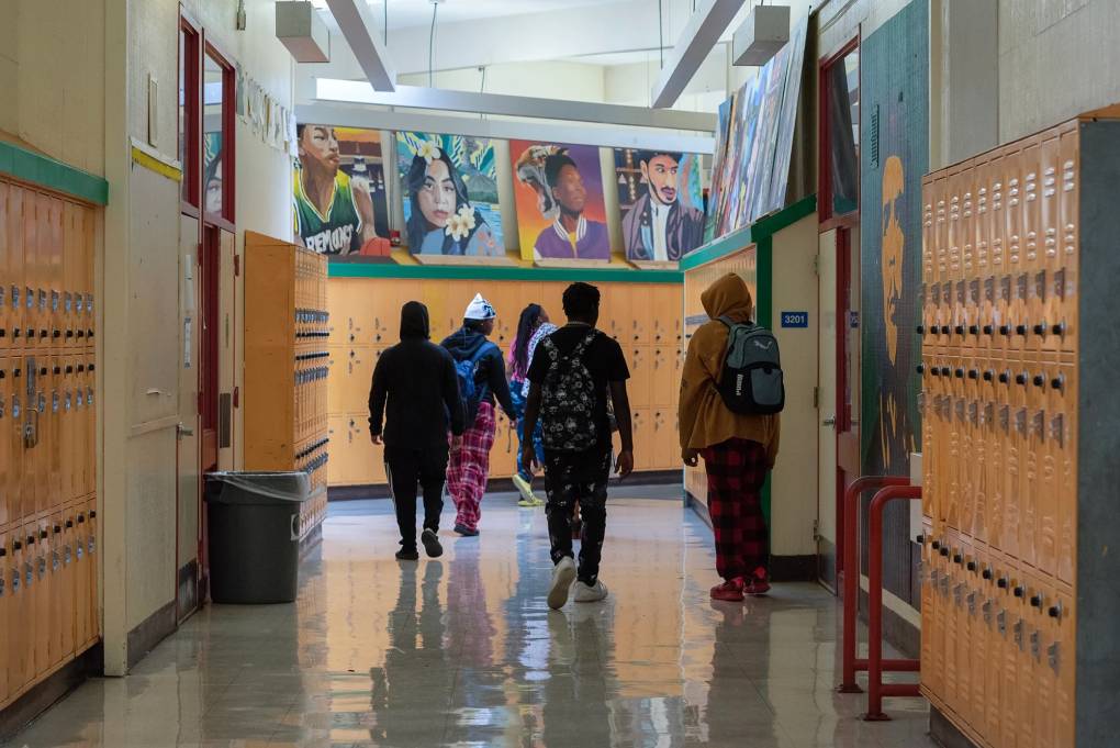 OUSD Cellphone Ban for Students Takes Effect on the First Day of the School Year