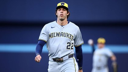 How Christian Yelich’s back flare-up could impact the Brewers’ lineup going forward