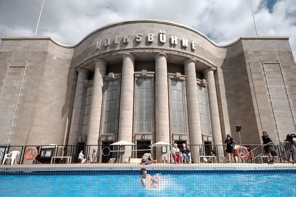 Die 300.000 Euro haben sich gelohnt: Anbaden im Theater-Volksbad