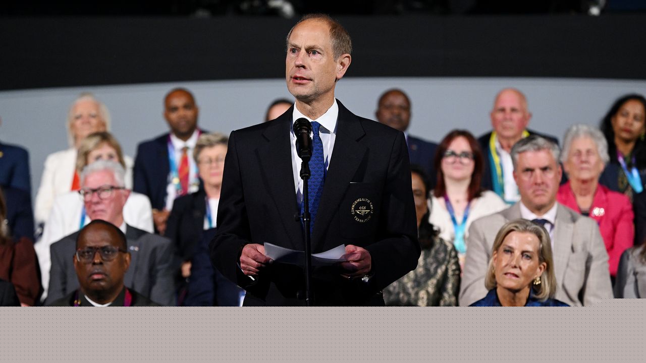 Prince Edward dons a playful tie for the Commonwealth Games closing ceremony in Glasgow