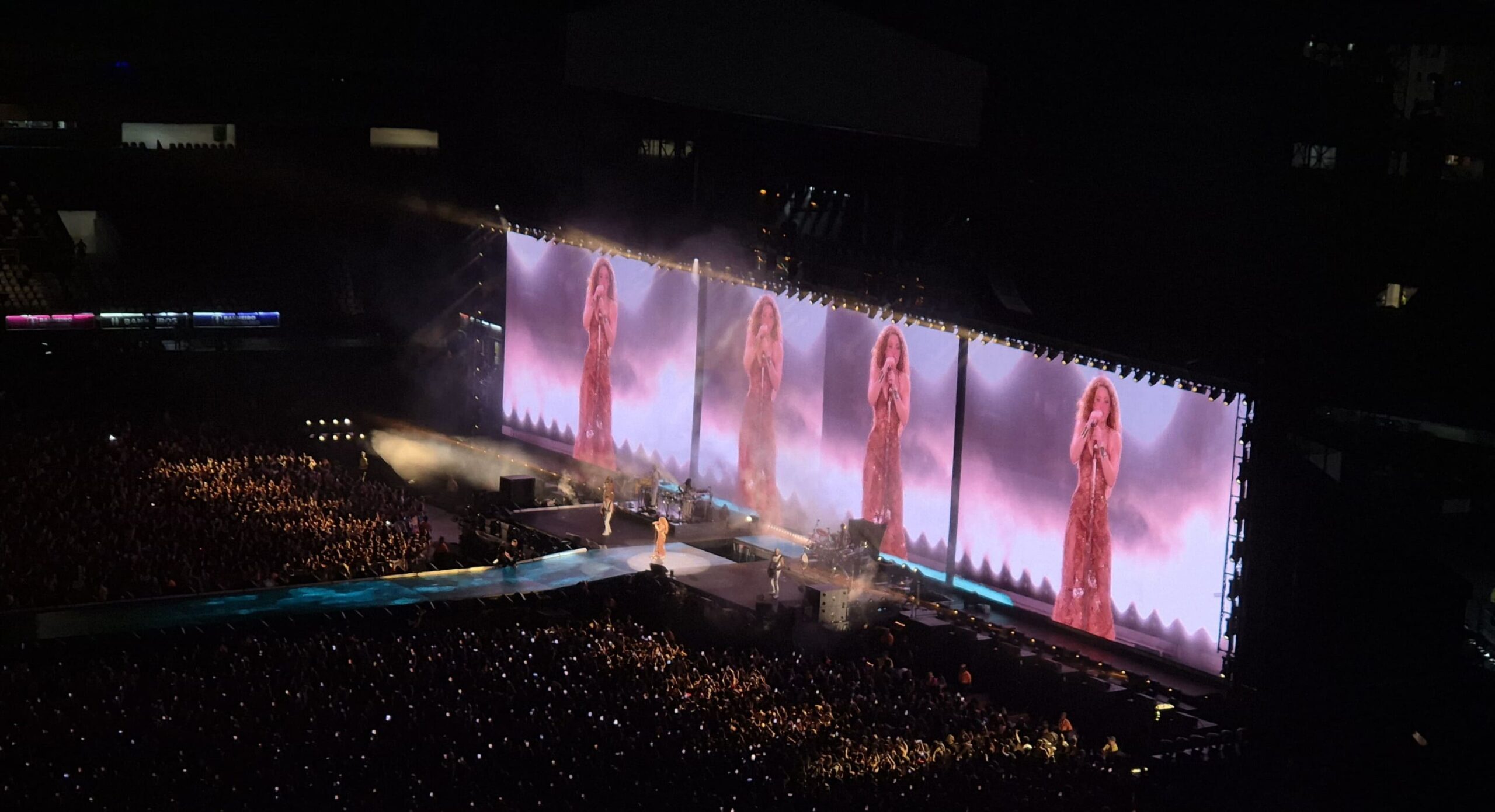 Shakira Takes Her World Tour to Japan