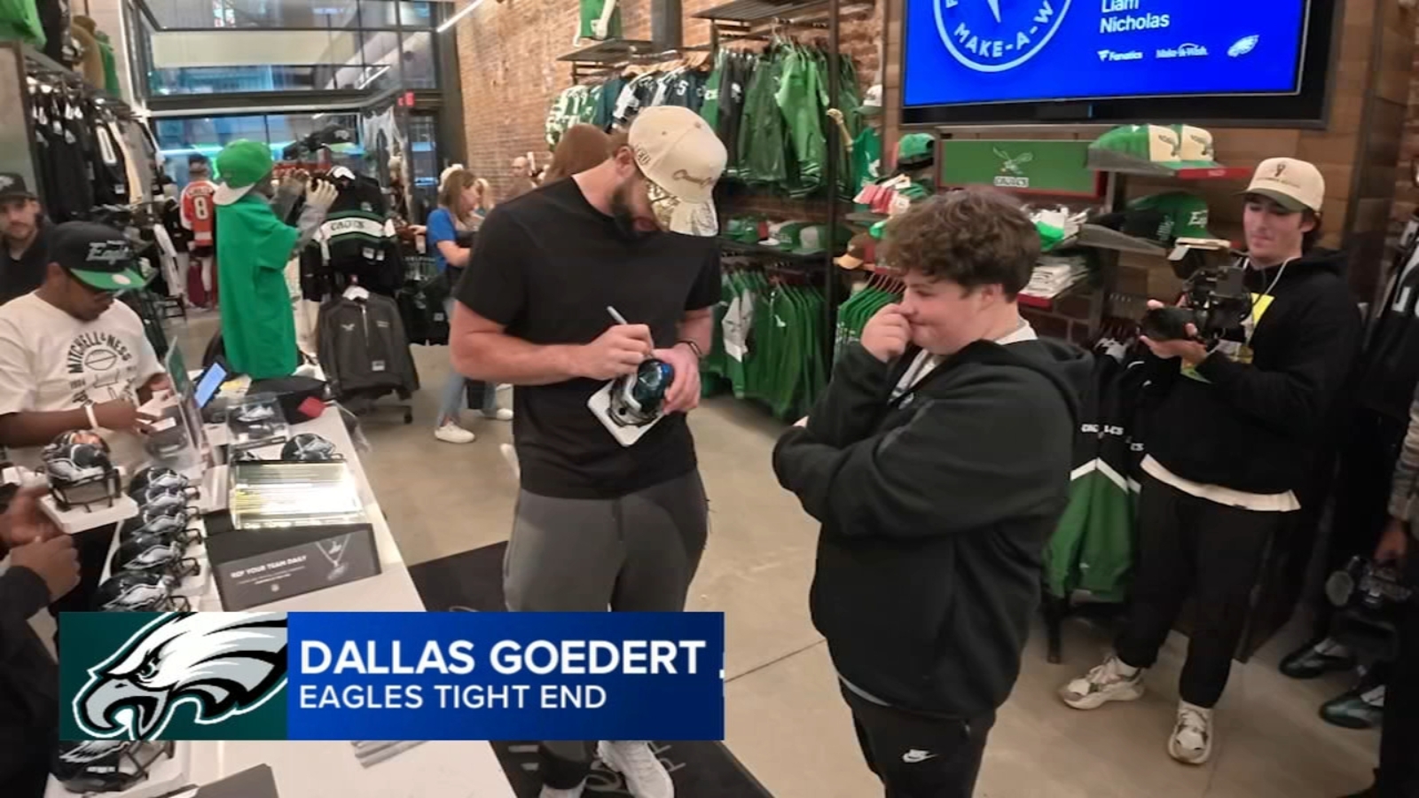 4 boys battling critical illnesses go on shopping spree with Eagles player