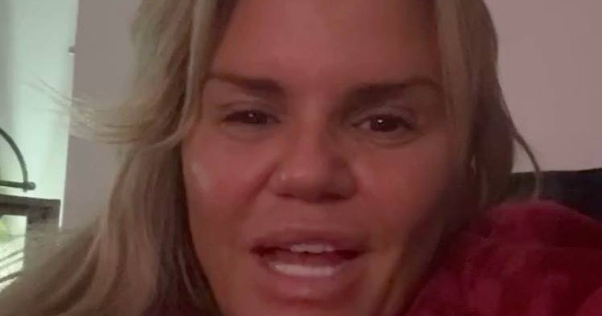 Kerry Katona forced to walk off stage during Katie Price tour after suffering panic attack