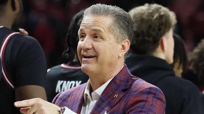 Razorbacks' Calipari Shrugs at Kentucky: 'We Just Need to Keep Winning'