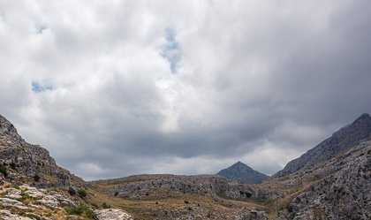 Umjereno do pretežno obkačno vrijeme u BiH, pljuskovi na zapadu i sjeveru Hercegovine