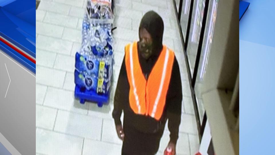 Texaco employee shot during armed robbery in Macon