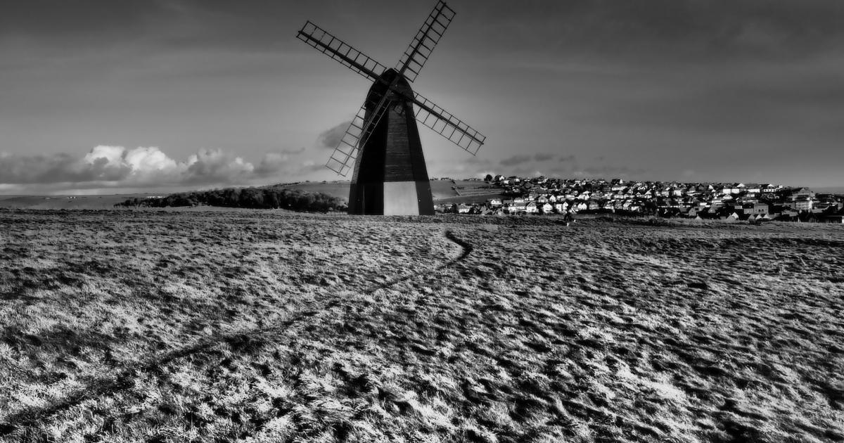 Seafront scenes and seasonal touches captured on coastal photo walk