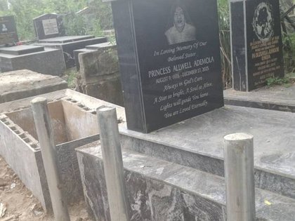 Breaking: Bunmi Akinnanu to be buried beside actress Allwell Ademola in Lagos + Photos