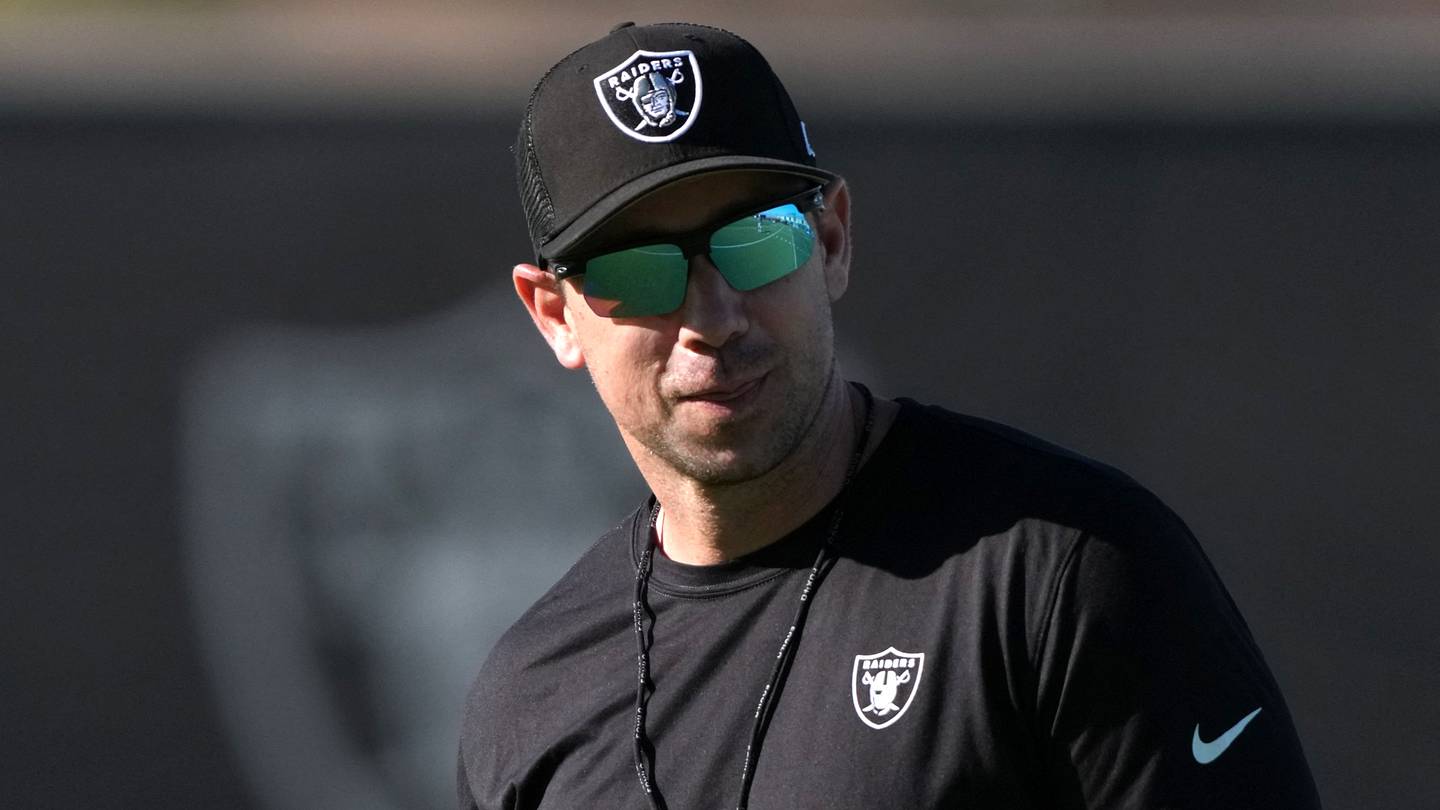 Raiders leaders say quiet part out loud about how different Klint Kubiak is