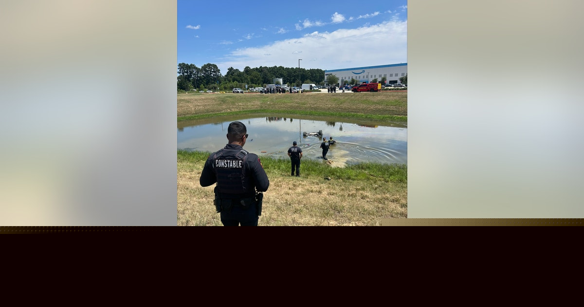 1 killed after vehicle crashes into Spring retention pond