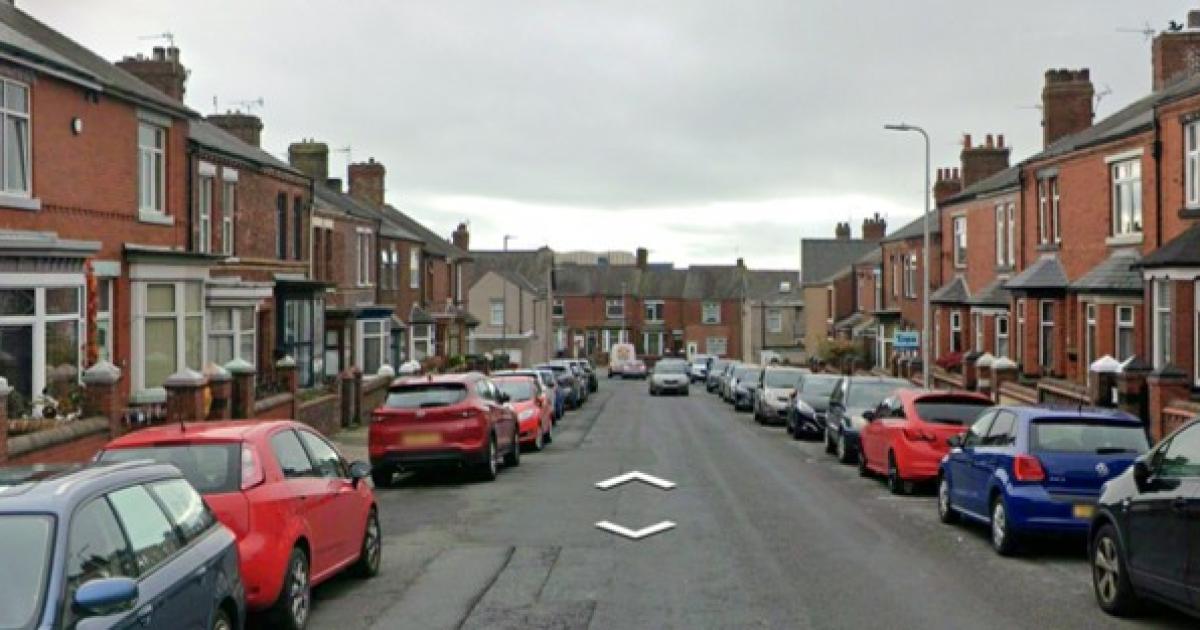 Drunk man exposed his genitals in the street near playing children