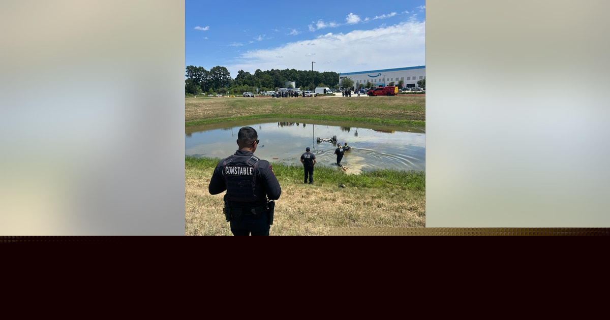 1 killed after vehicle crashes into Spring retention pond