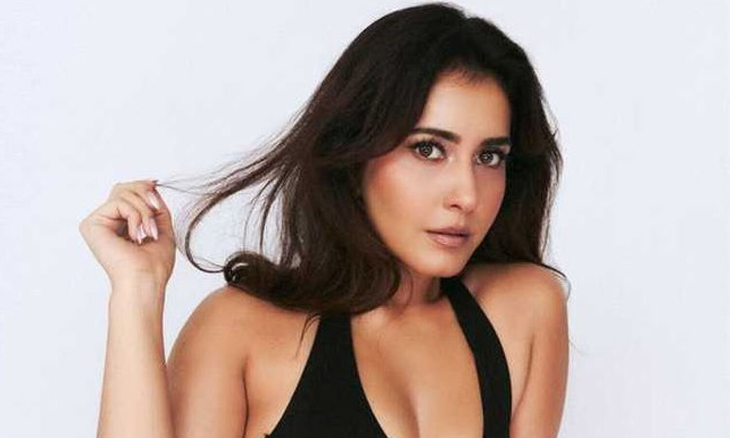 Raashi Khanna’s latest photoshoot steals the show