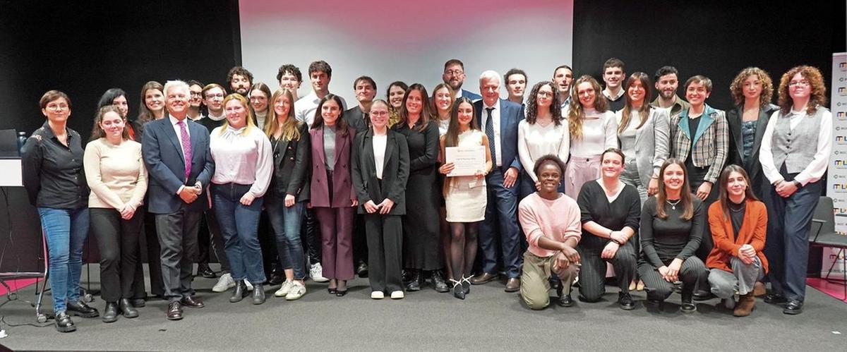 I premi allo studio di Emil Banca. Riconoscimenti a 60 giovani