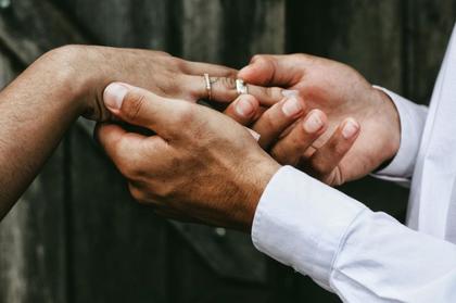 Groom’s outburst on wedding day stuns SA after bride scolds him – WATCH