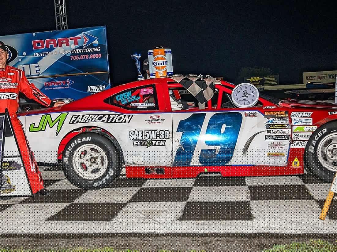 Mother Nature loses a Saturday Night fight at Peterborough Speedway