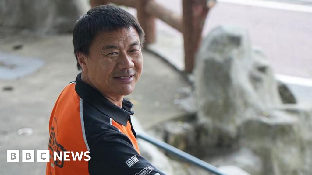 Food delivery rider wins China's top literary prize