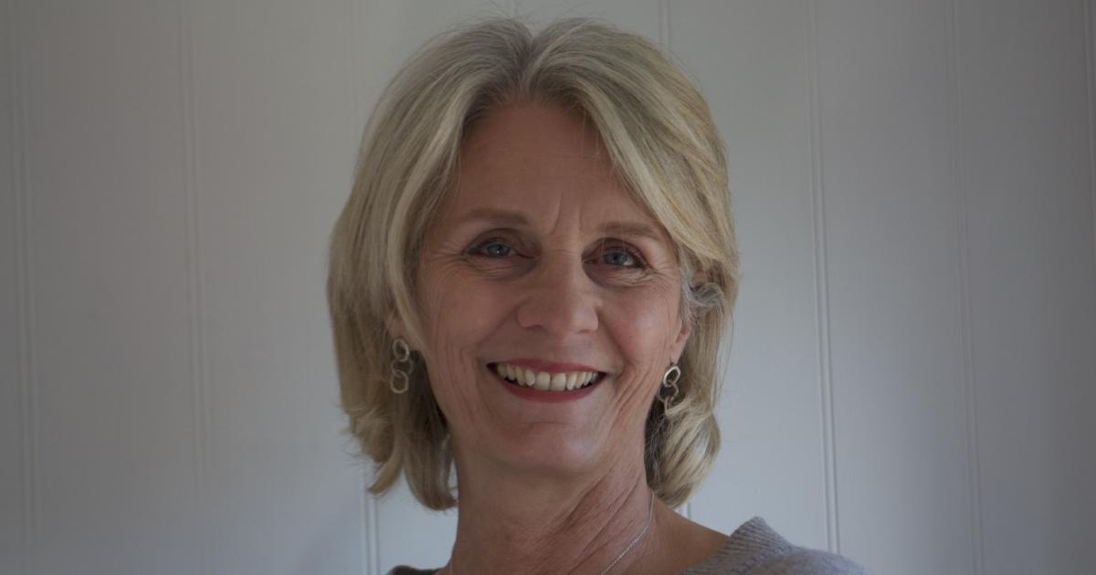Former Echo journalist signs three-book deal for cosy crime series
