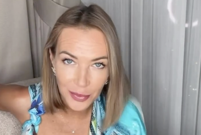 “Molto brutto che hai tirato in mezzo anche me sapendo che sono sempre stata ‘pulita’. Sono una ex Letterina, il mio nome è nel secchio”: Ludmilla Radchenko pubblica una chat con Fabrizio Corona