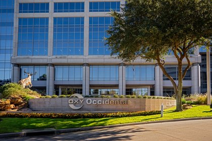 Buffett’s Berkshire Nears Deal to Buy OxyChem for $10 Billion