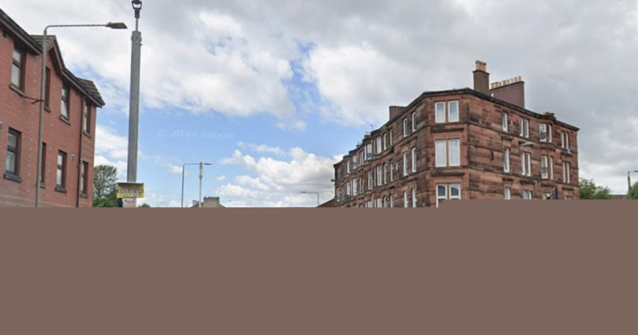 Attempted murder investigation after man stabbed on Glasgow street