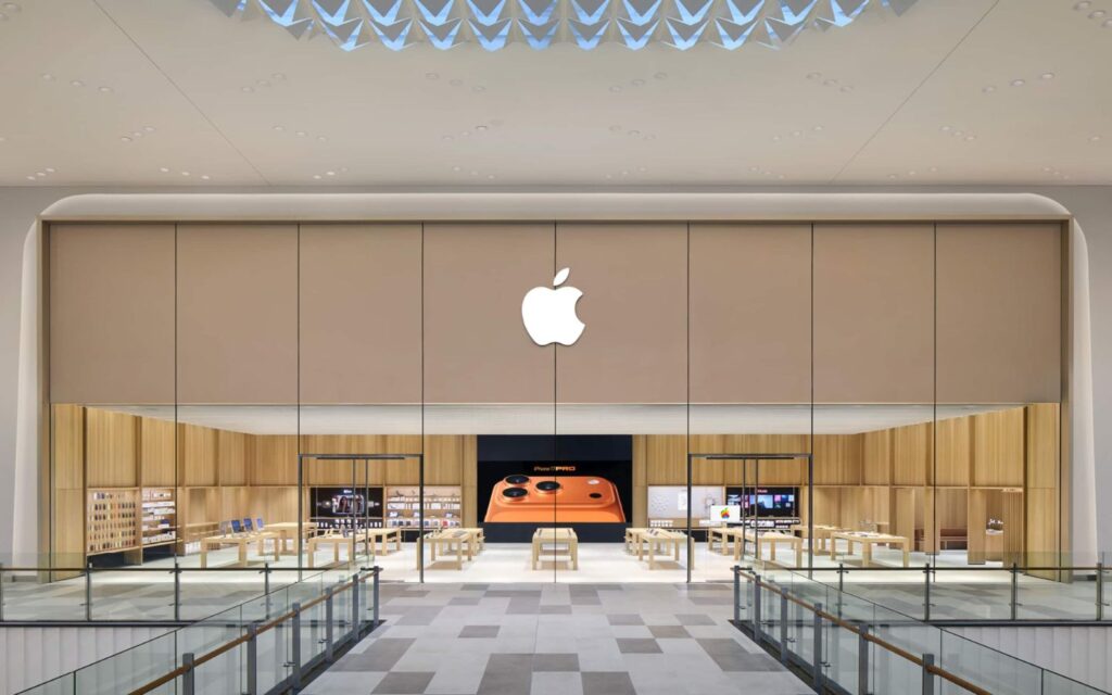 Apple (NASDAQ: AAPL) Tests Chinese Chipmaker CXMT’s Memory Components For iPhones And MacBooks