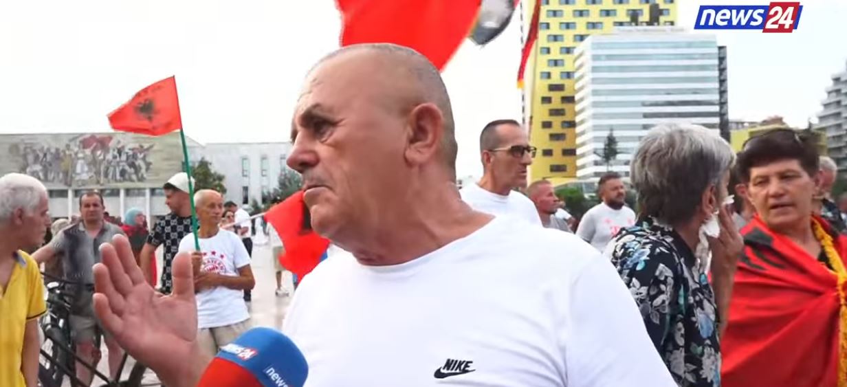 “Protesta ka kapur mat Ramën dhe Berishën. Po të hapë krahun Saliu, kryeministri fluturon”/ Qytetari: Në shesh derisa të largohen politikanët e 36 viteve. Shkoi në Theth të kërkojë mëshirë…