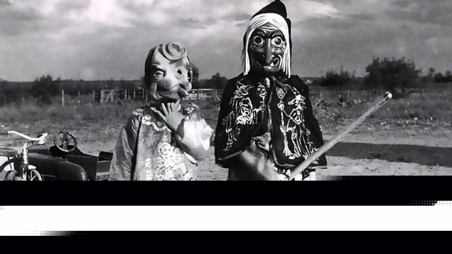 Warning: These Vintage Halloween Costumes May Give You Nightmares
