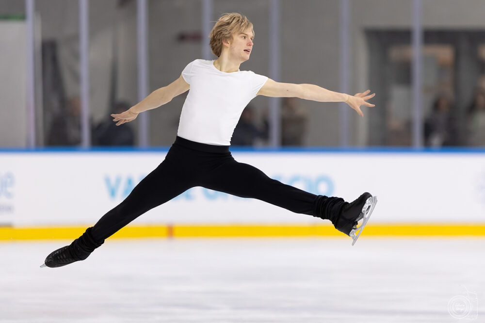 Pattinaggio artistico, Daniel Grassl inizia il suo cammino verso Milano Cortina 2026 dalla Cup of China con tante novità