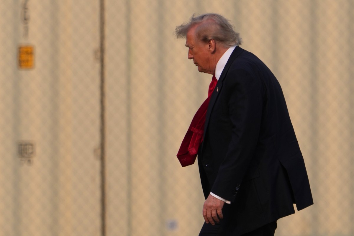Popularidad de Trump cae al 34% e iguala su mínimo histórico, según encuesta
