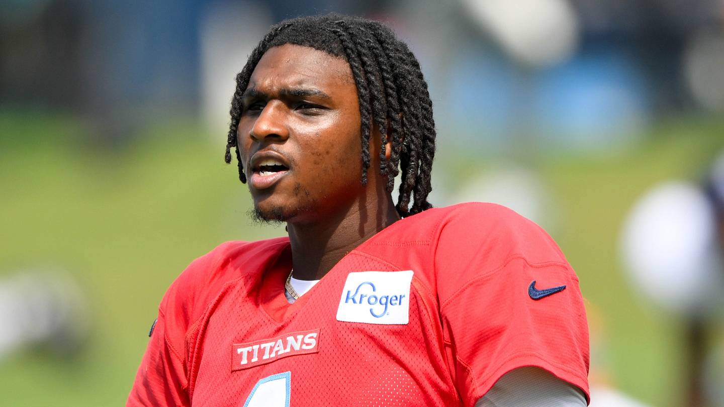 Titans QB Cam Ward can see a Caleb Williams-like breakout in 2026