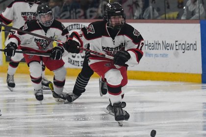 Westfield boys ice hockey scores three goals in final 2:06 to stun Greenfield, 4-3