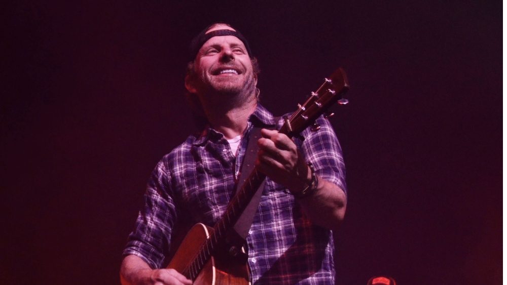 Dierks Bentley releasing deluxe version of 11th studio album: ‘Broken Branches Extended’