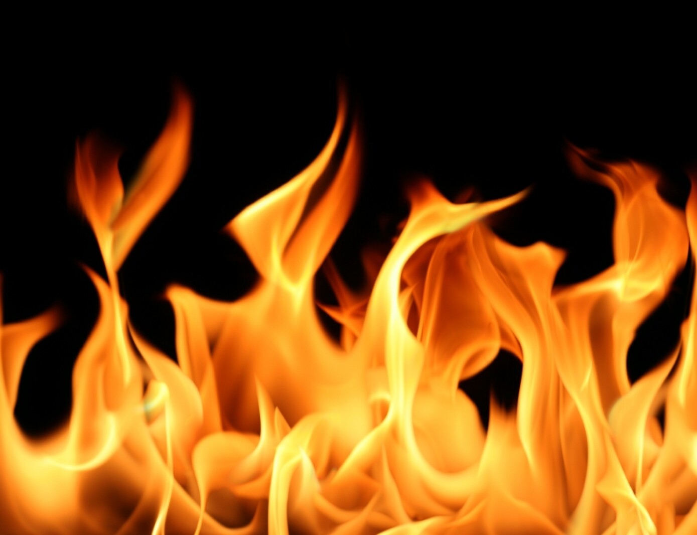 Firefighters respond to south Fargo apartment fire