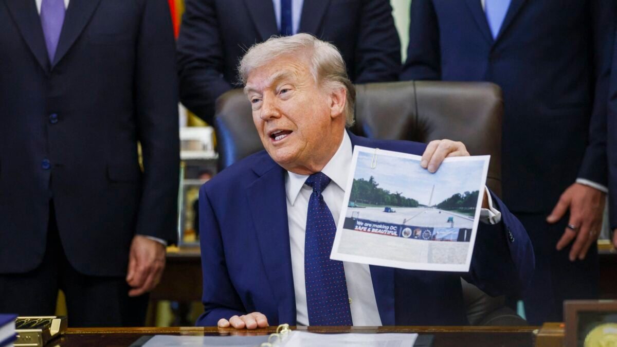 Donald Trump Revives Reflecting Pool Feud With Jeanine Pirro